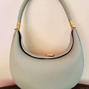 Songmont Luna color is Jade